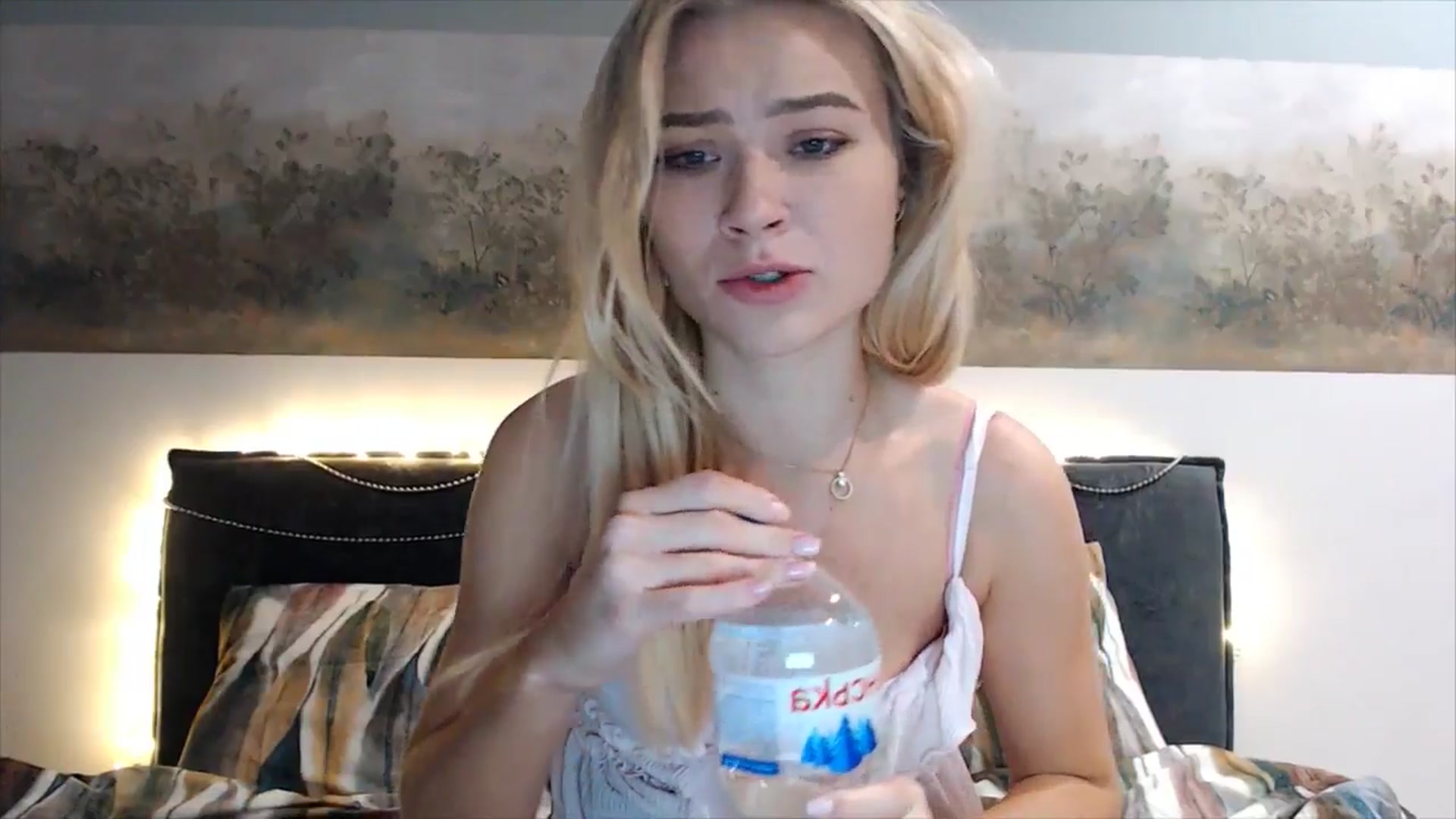 Gallery image thumbnail from fiancee's myfreecams stream on, 01/26/2025, 05:31 image 2 of 20