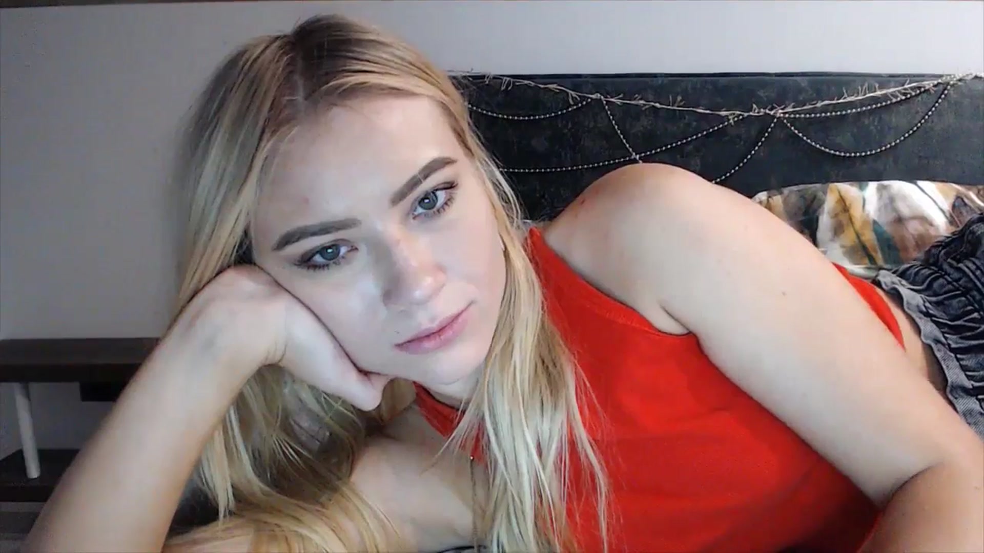 Gallery image thumbnail from fiancee's myfreecams stream on, 01/27/2025, 04:49 image 19 of 20