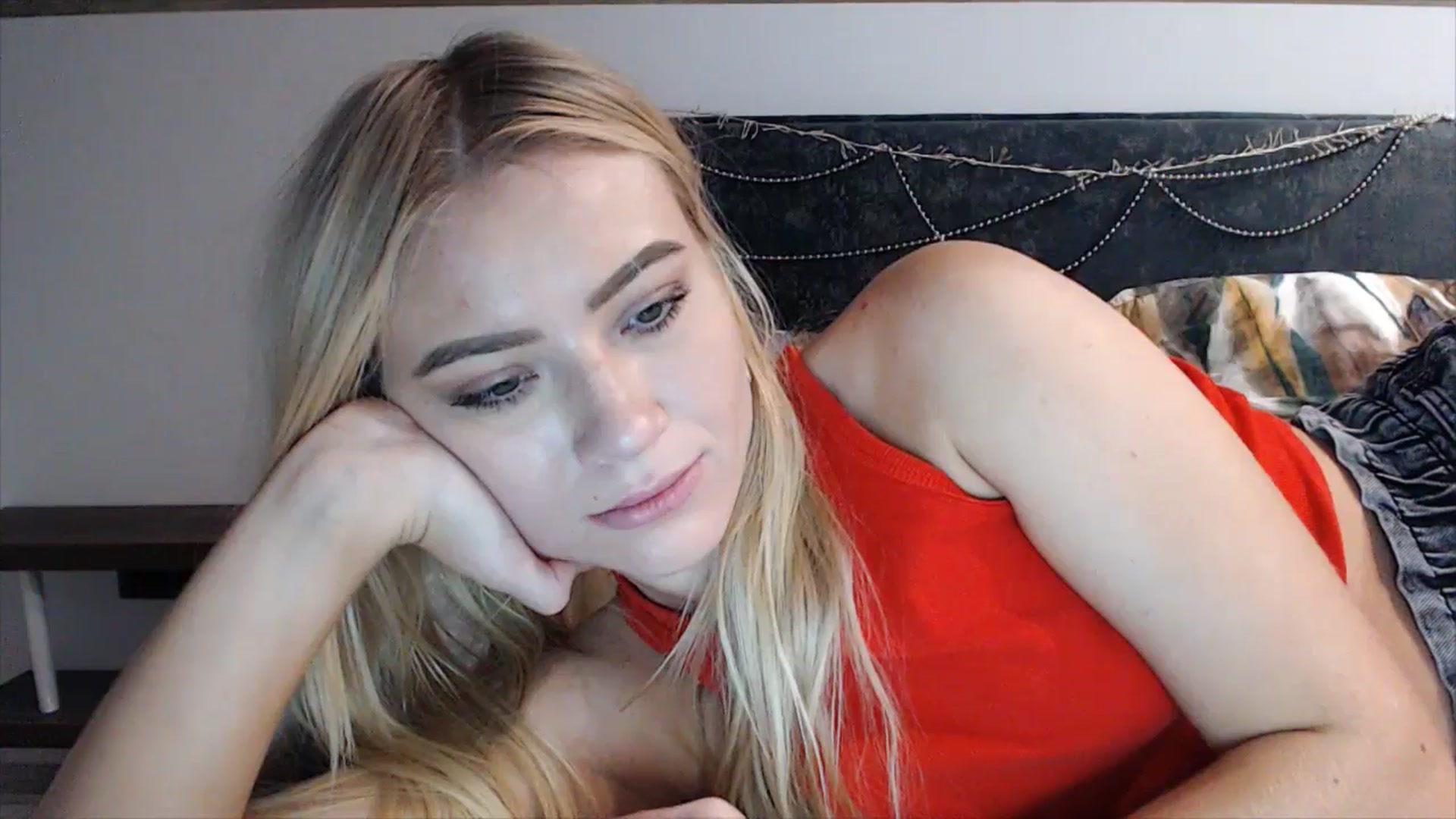 Gallery image thumbnail from fiancee's myfreecams stream on, 01/27/2025, 04:49 image 17 of 20