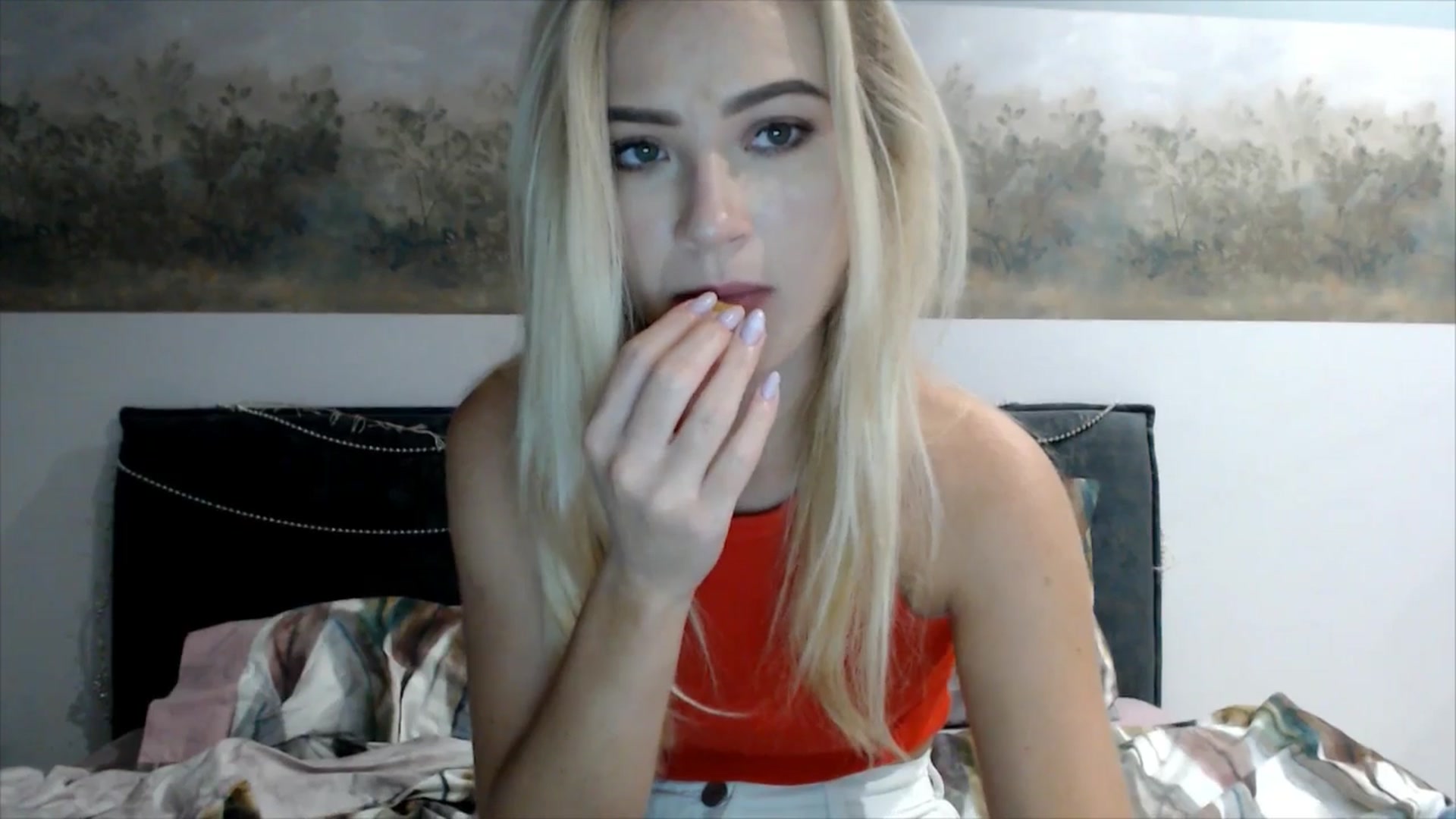 Gallery image thumbnail from fiancee's myfreecams stream on, 02/14/2025, 04:18 image 13 of 20