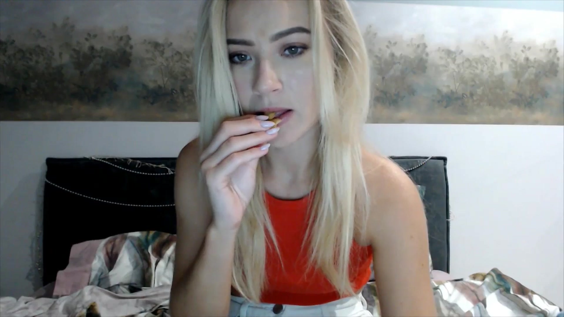 Gallery image thumbnail from fiancee's myfreecams stream on, 02/14/2025, 04:18 image 12 of 20