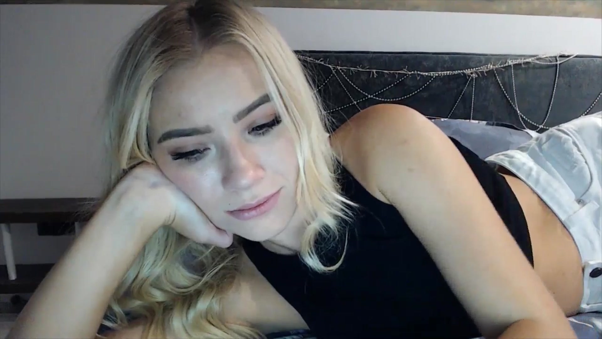 Gallery image thumbnail from fiancee's myfreecams stream on, 02/28/2025, 02:15 image 10 of 20