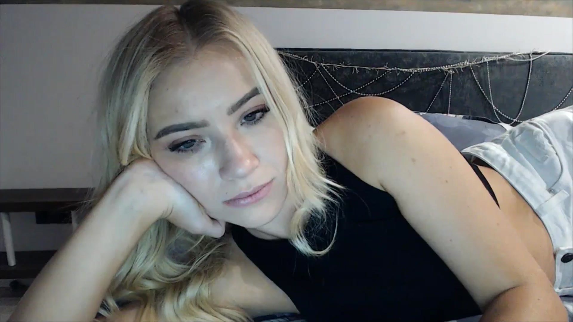 Gallery image thumbnail from fiancee's myfreecams stream on, 02/28/2025, 02:15 image 19 of 20