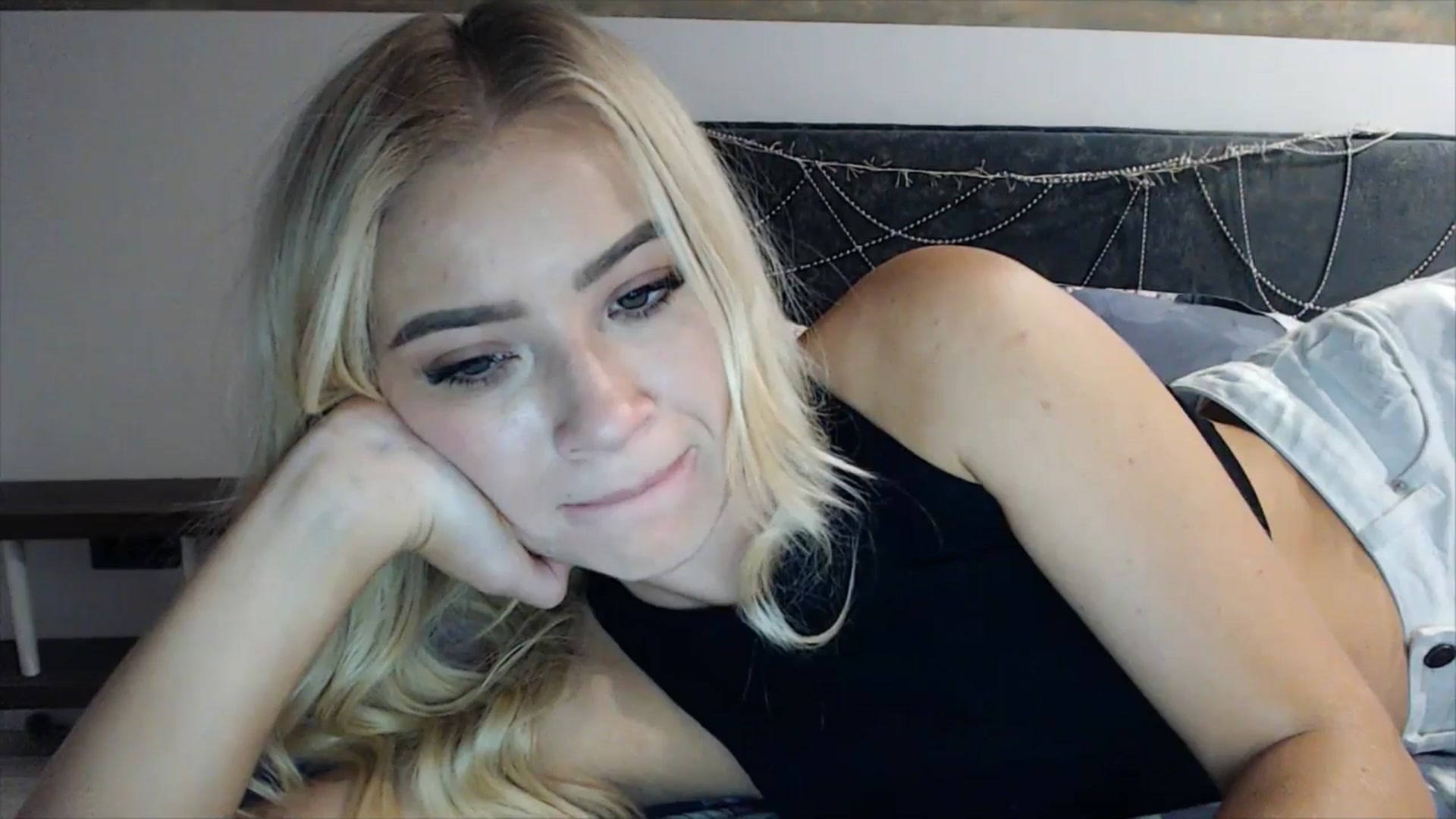 Gallery image thumbnail from fiancee's myfreecams stream on, 02/28/2025, 02:15 image 13 of 20