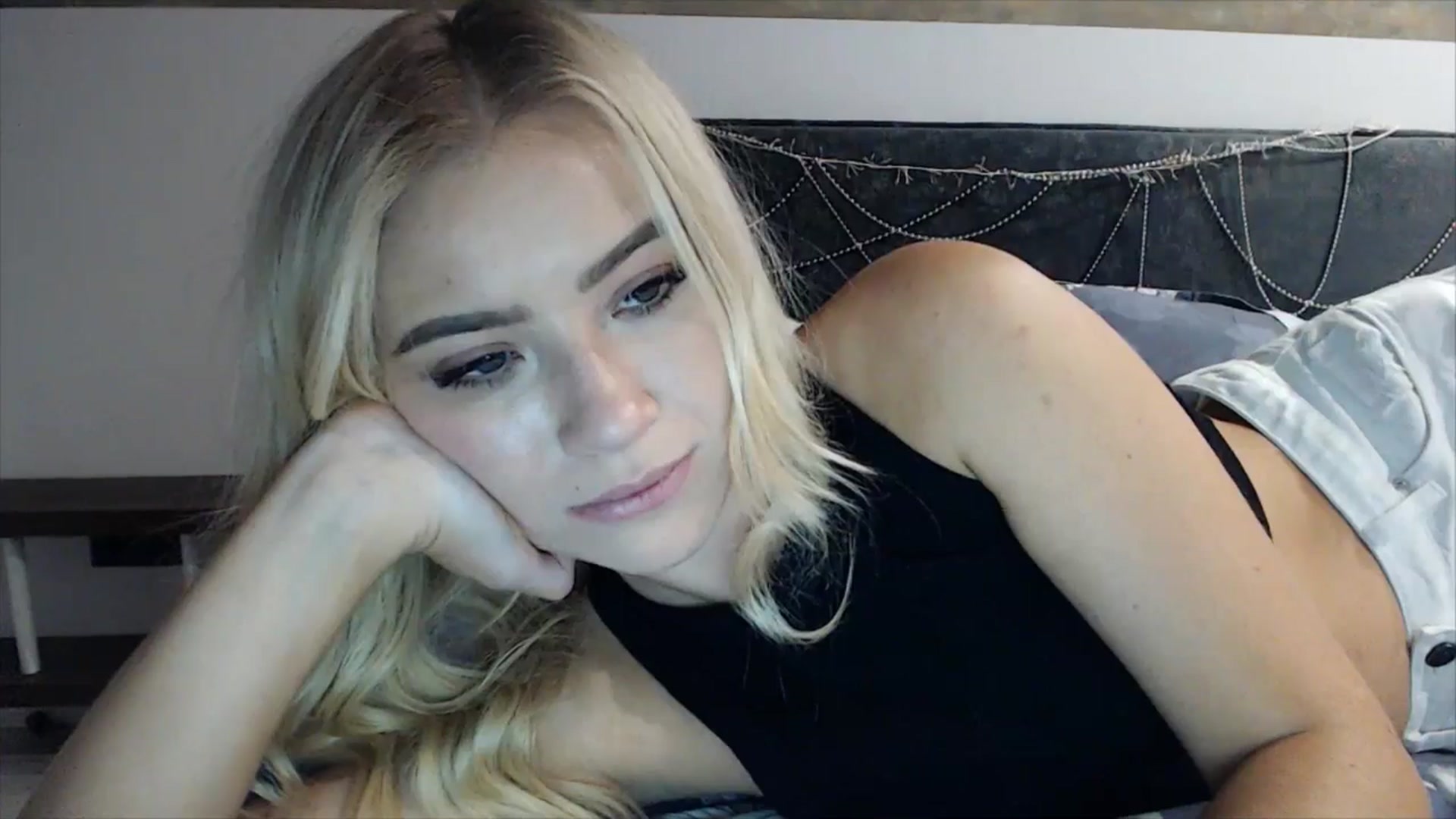 Gallery image thumbnail from fiancee's myfreecams stream on, 02/28/2025, 02:15 image 16 of 20