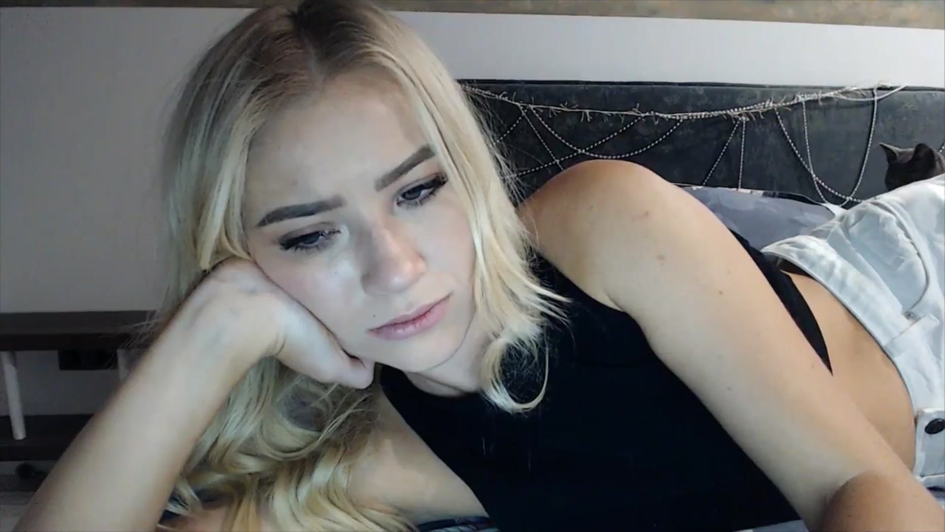 Gallery image thumbnail from fiancee's myfreecams stream on, 02/28/2025, 02:15 image 6 of 20