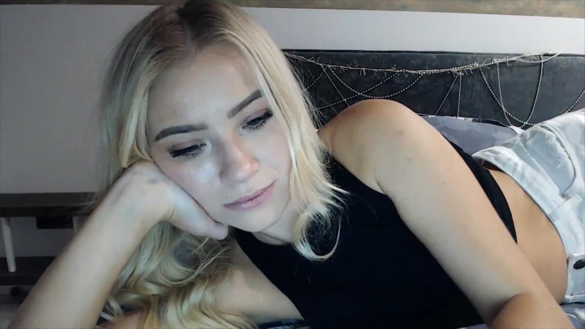 Gallery image thumbnail from fiancee's myfreecams stream on, 02/28/2025, 02:15 image 15 of 20