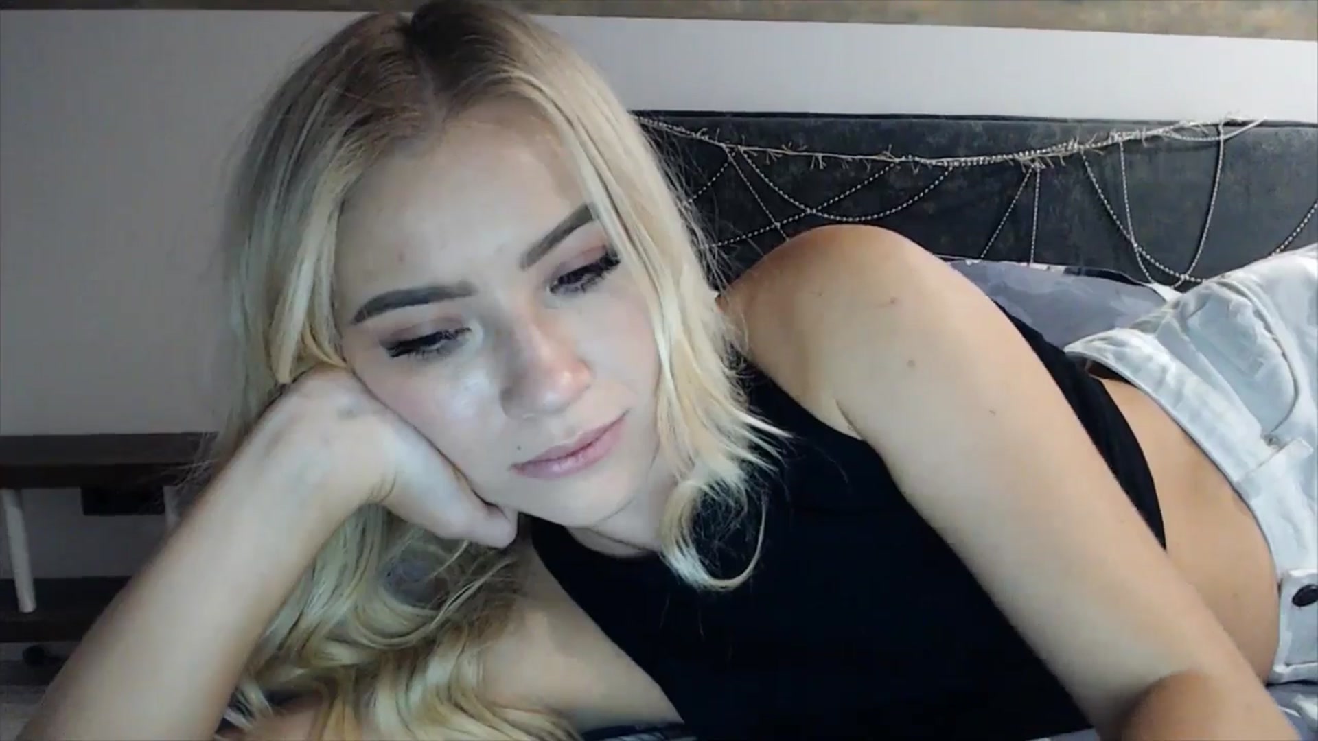 Gallery image thumbnail from fiancee's myfreecams stream on, 02/28/2025, 02:15 image 17 of 20