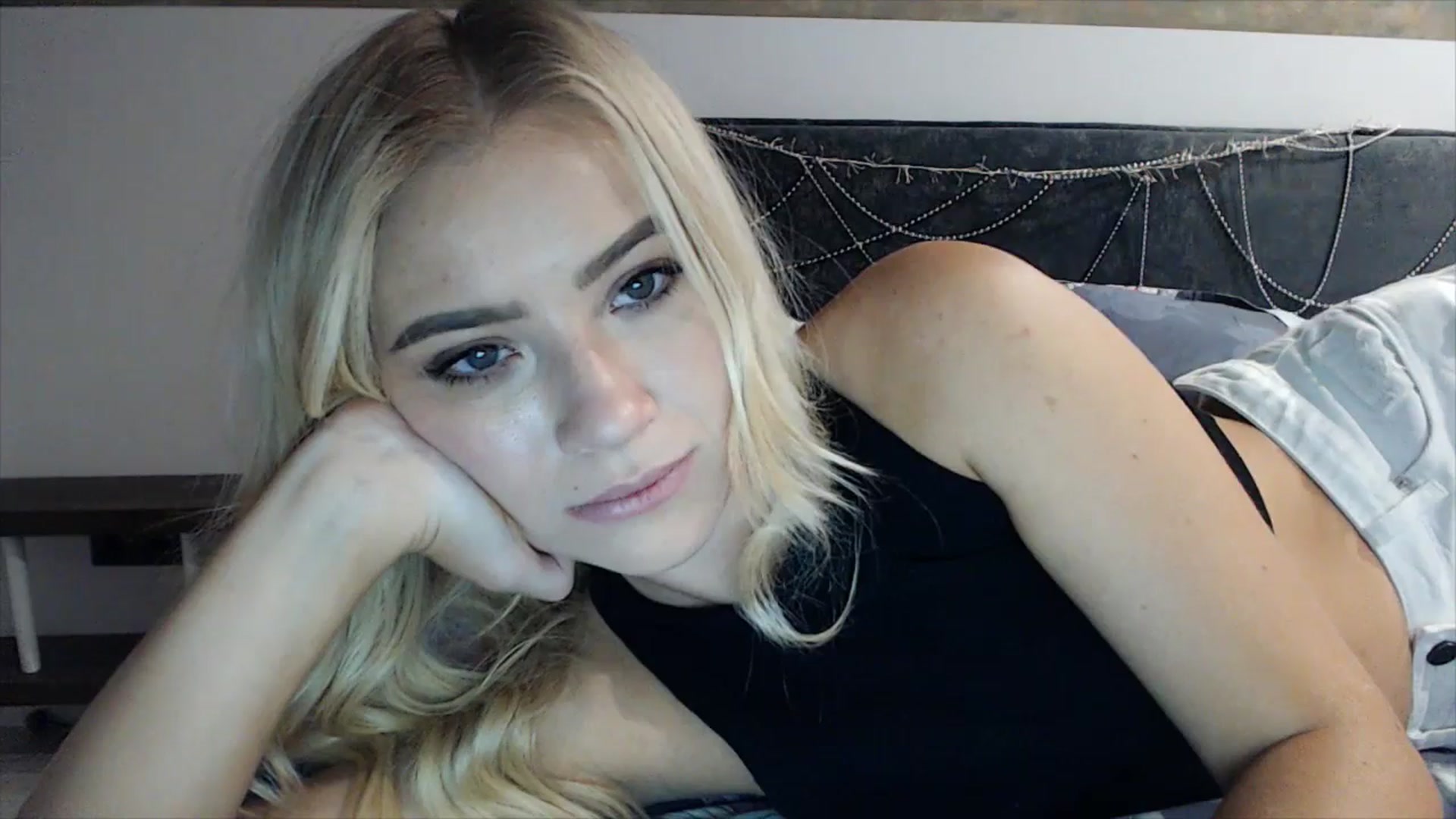 Gallery image thumbnail from fiancee's myfreecams stream on, 02/28/2025, 02:15 image 18 of 20