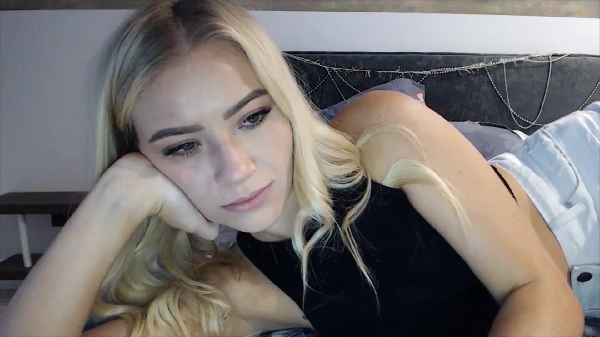 Gallery image thumbnail from fiancee's myfreecams stream on, 02/28/2025, 04:44 image 15 of 20