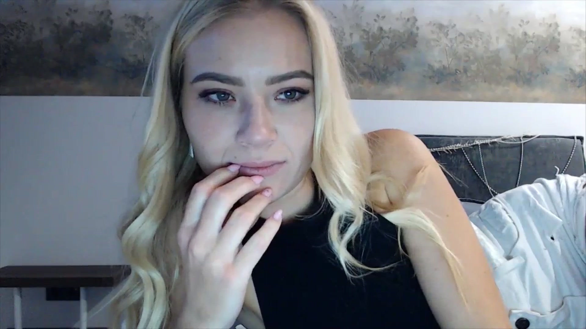 Gallery image thumbnail from fiancee's myfreecams stream on, 02/28/2025, 04:44 image 14 of 20