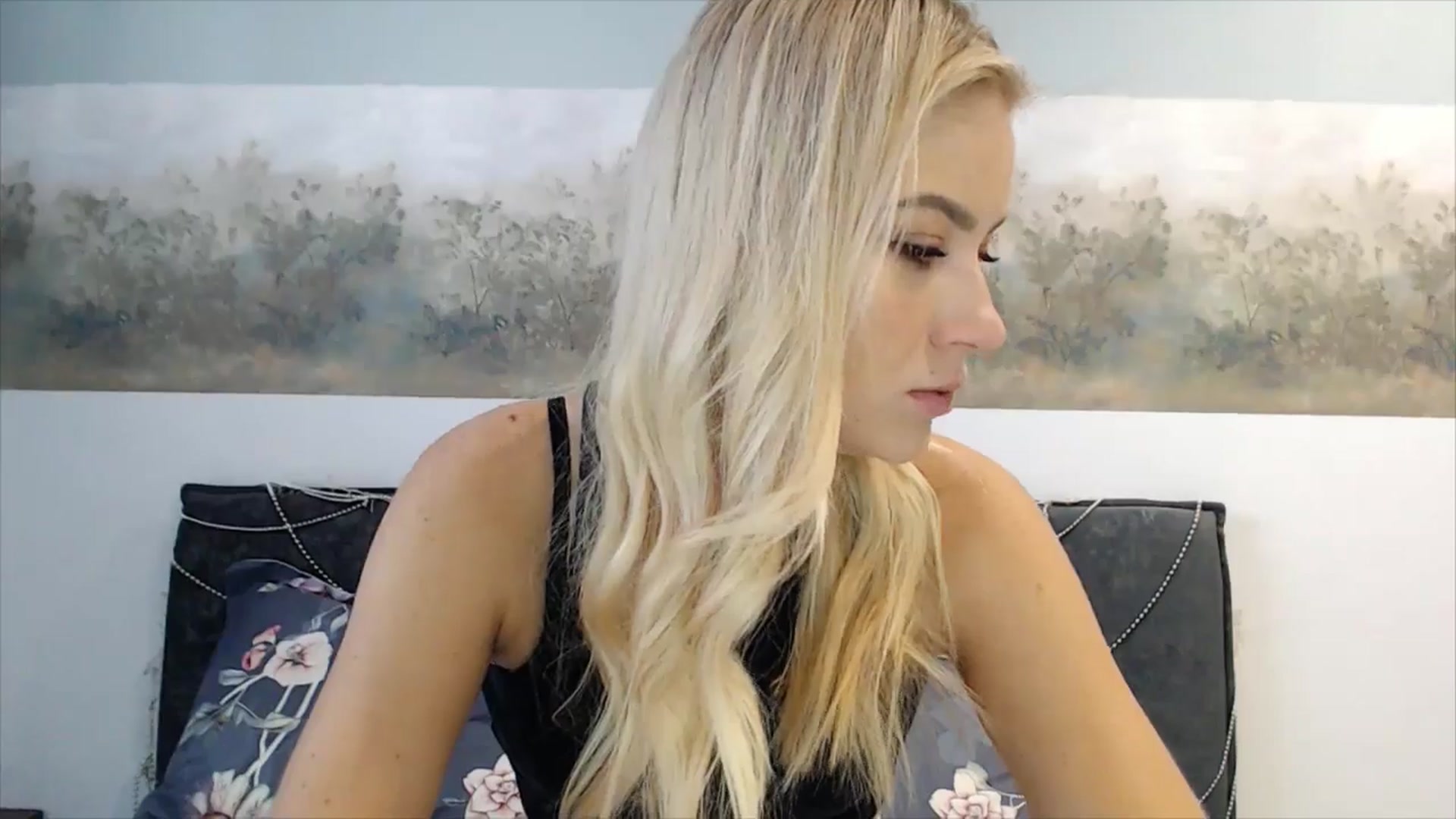 Gallery image thumbnail from fiancee's myfreecams stream on, 03/01/2025, 05:38 image 12 of 20