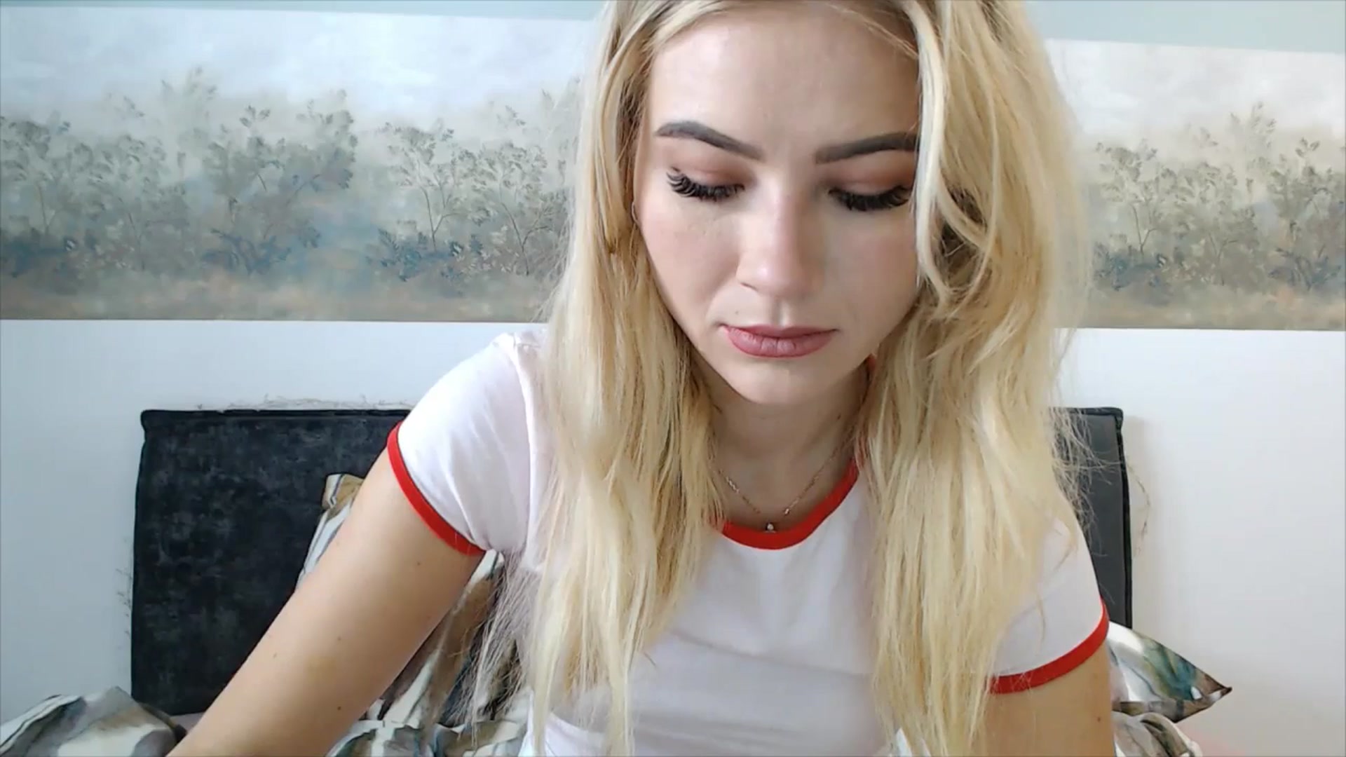 Gallery image thumbnail from fiancee's myfreecams stream on, 03/10/2025, 05:57 image 10 of 20