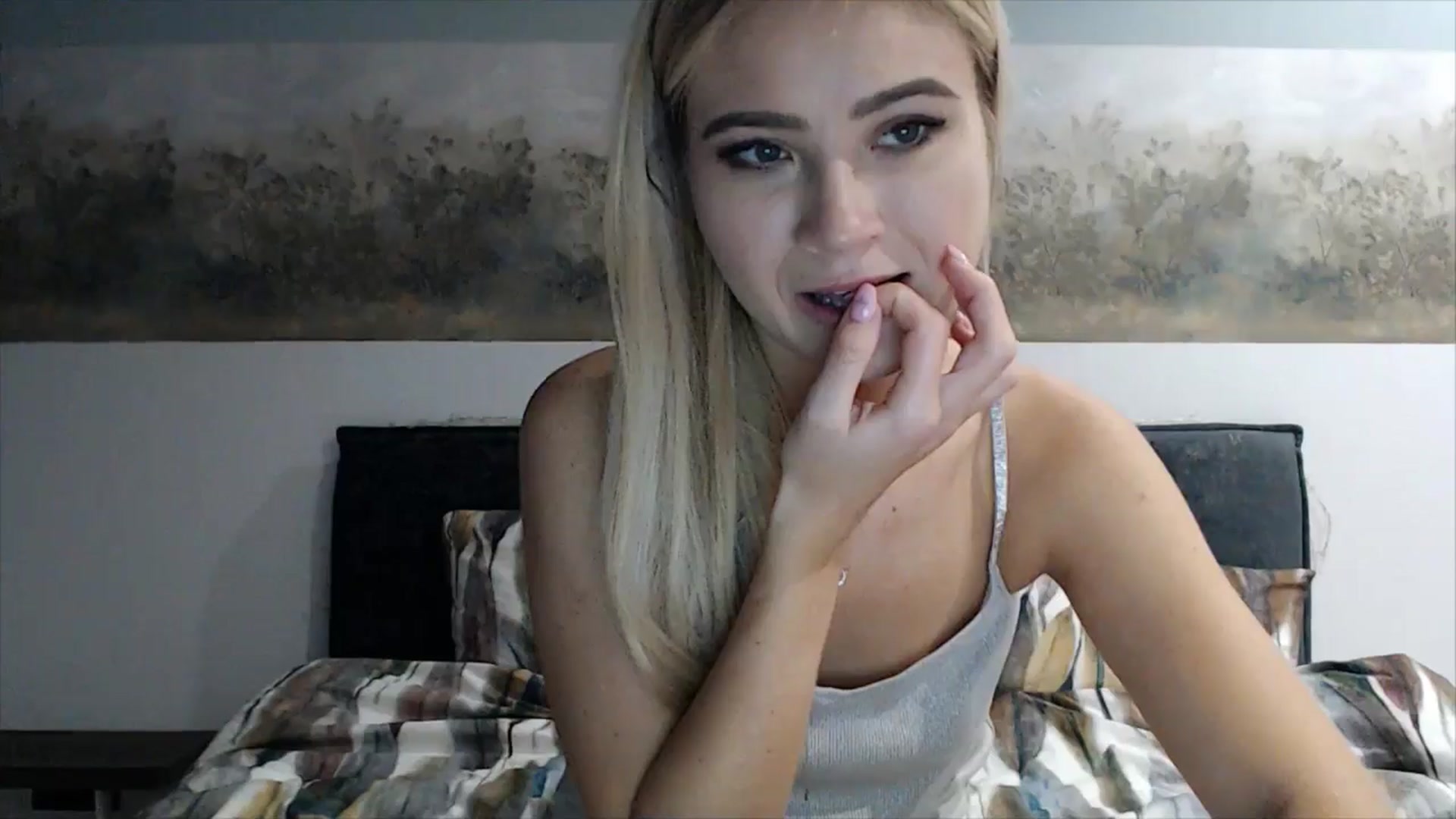 Gallery image thumbnail from fiancee's myfreecams stream on, 03/11/2025, 03:47 image 4 of 20