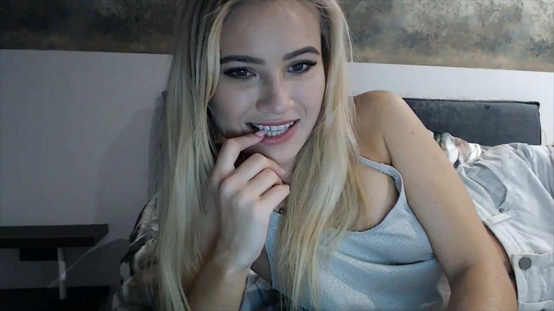 Gallery image thumbnail from fiancee's myfreecams stream on, 03/11/2025, 03:47 image 16 of 20