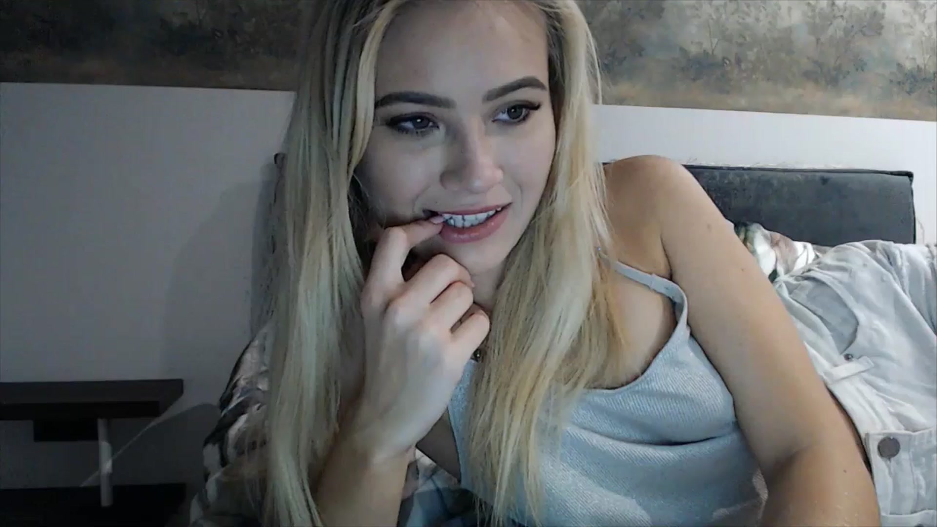 Gallery image thumbnail from fiancee's myfreecams stream on, 03/11/2025, 03:47 image 15 of 20
