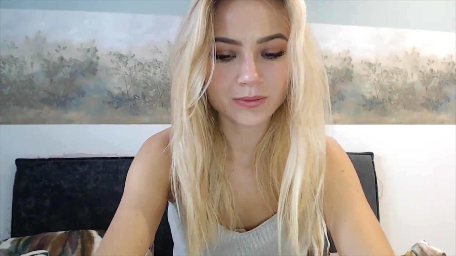 Gallery image thumbnail from fiancee's myfreecams stream on, 03/14/2025, 06:00 image 7 of 20