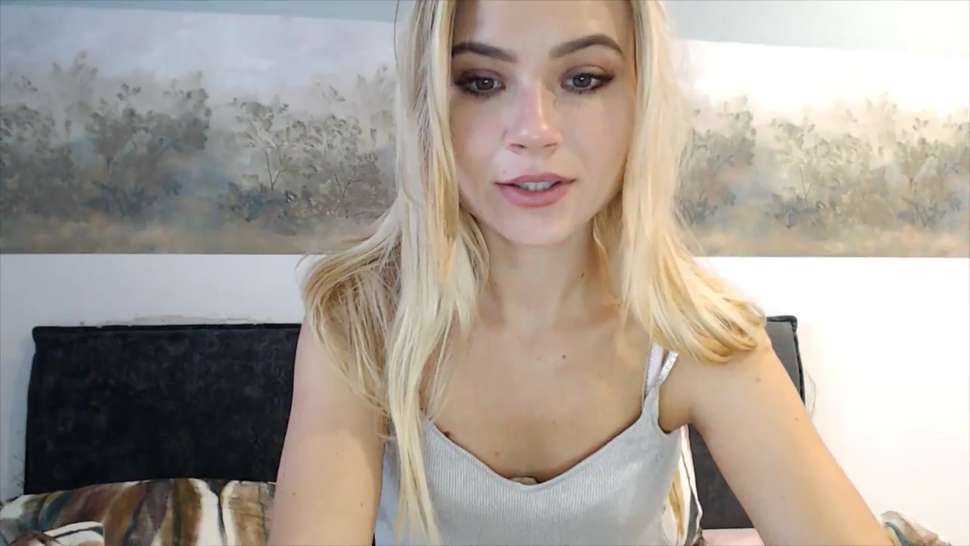 Gallery image thumbnail from fiancee's myfreecams stream on, 03/14/2025, 06:00 image 4 of 20