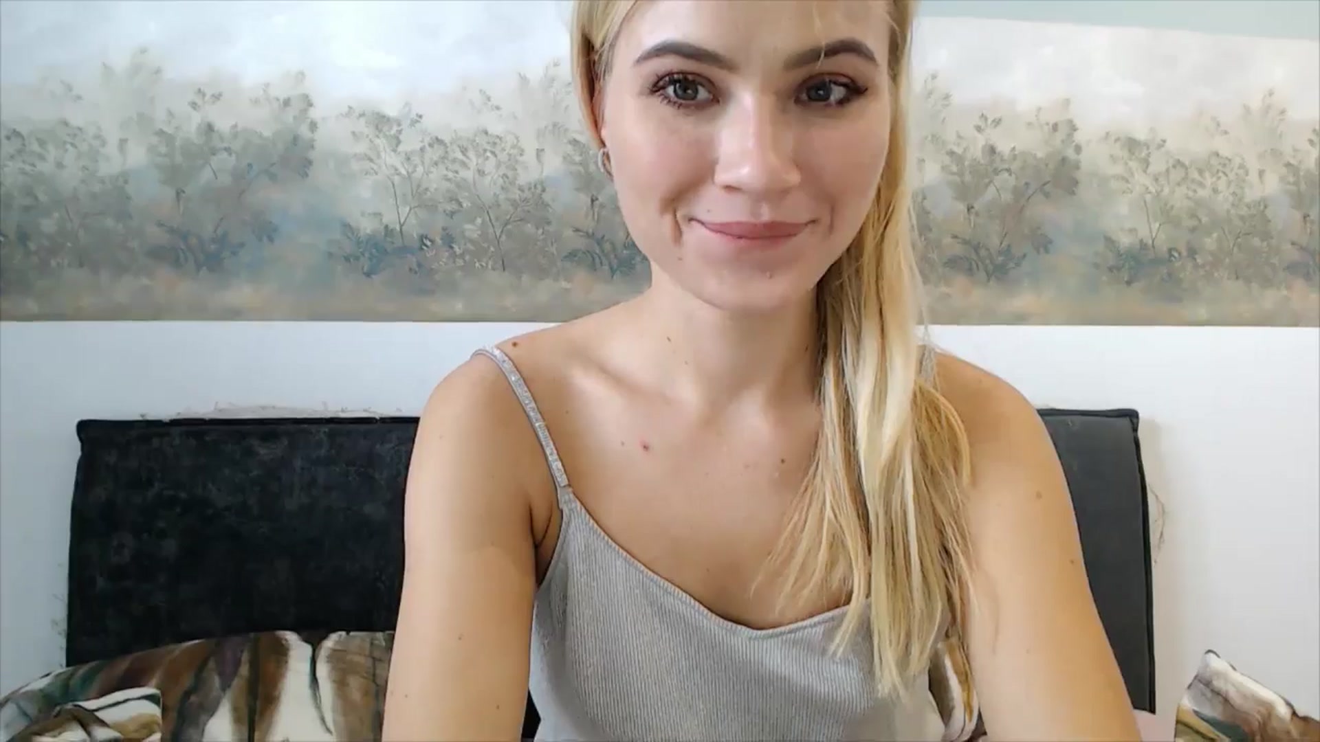 Gallery image thumbnail from fiancee's myfreecams stream on, 03/14/2025, 06:00 image 18 of 20