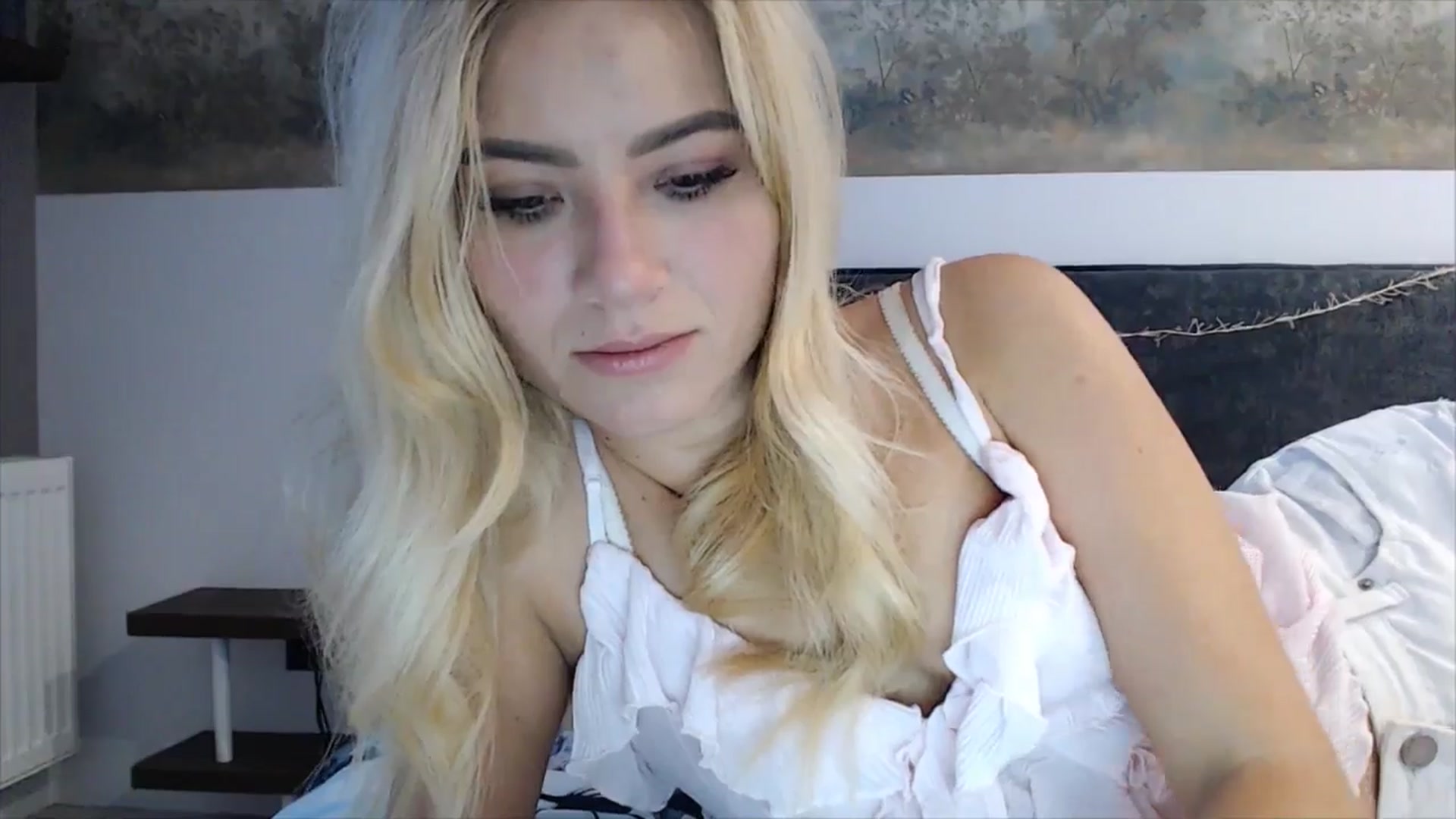 Gallery image thumbnail from fiancee's myfreecams stream on, 03/18/2025, 05:08 image 10 of 20