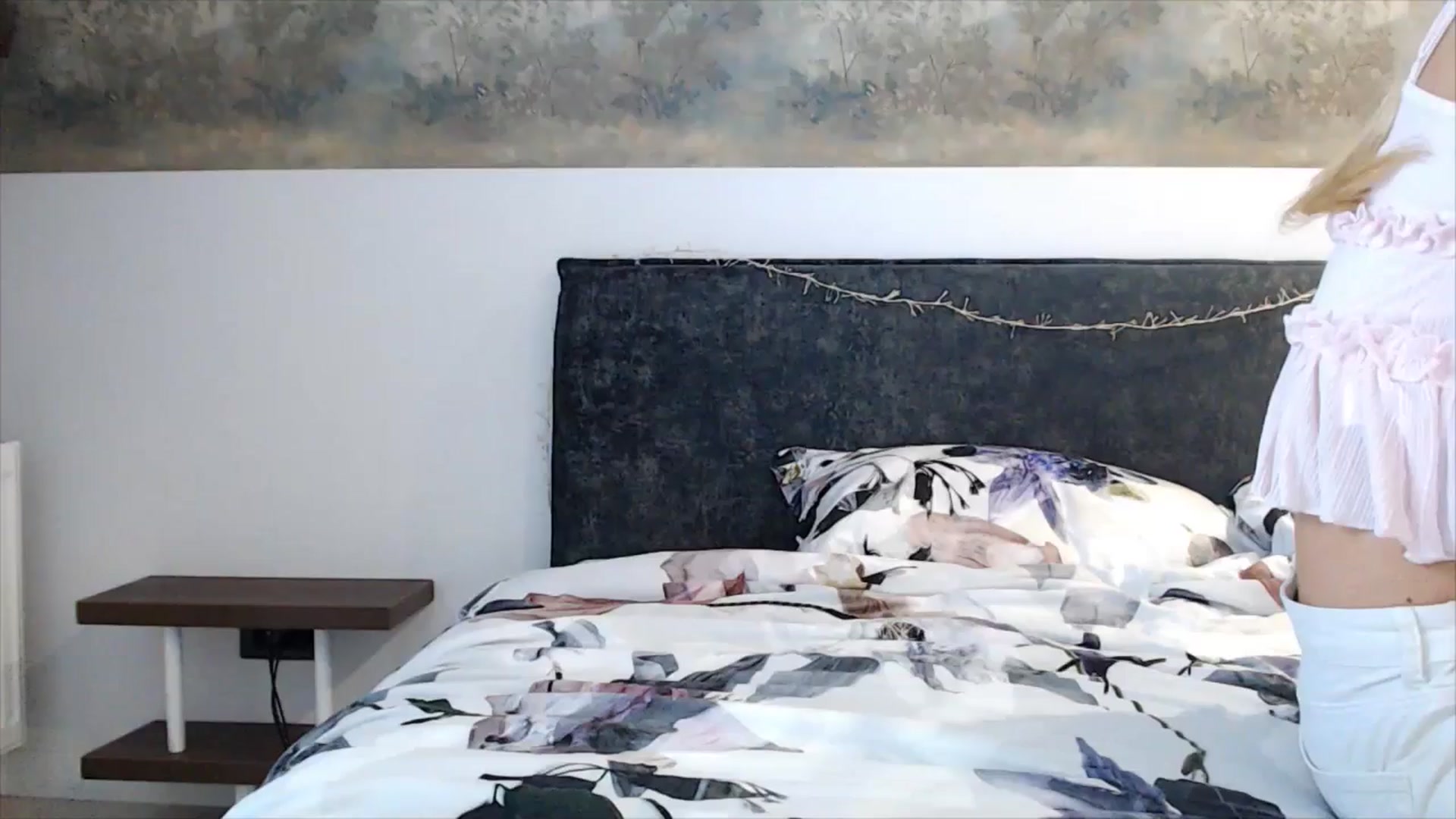 Gallery image thumbnail from fiancee's myfreecams stream on, 03/18/2025, 05:08 image 19 of 20