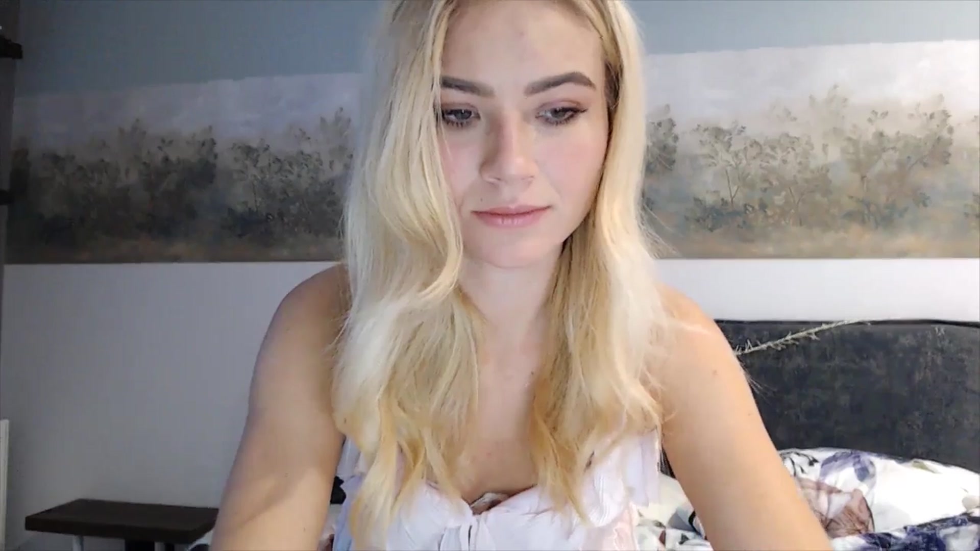 Gallery image thumbnail from fiancee's myfreecams stream on, 03/18/2025, 05:08 image 3 of 20