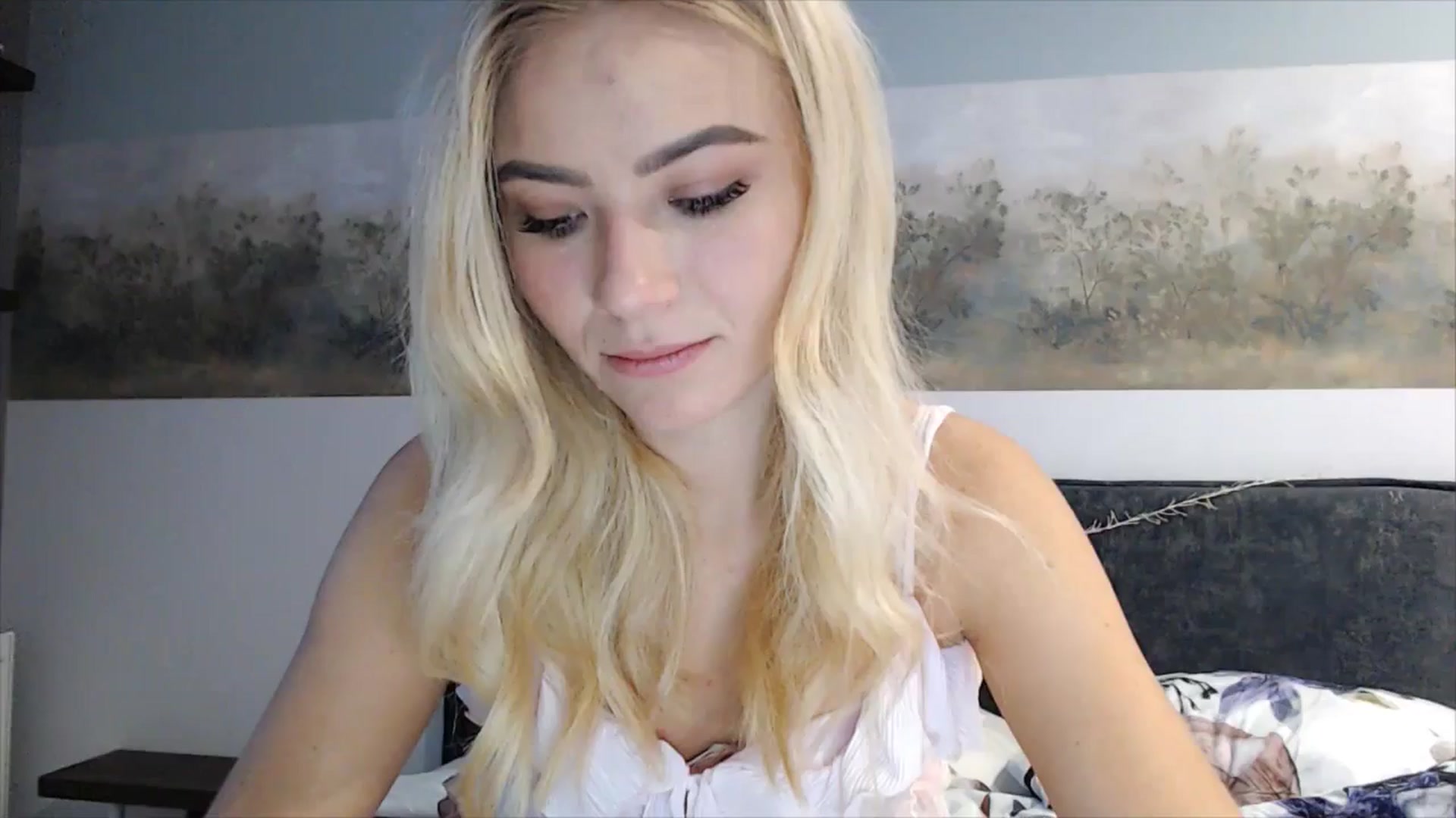 Gallery image thumbnail from fiancee's myfreecams stream on, 03/18/2025, 05:08 image 1 of 20