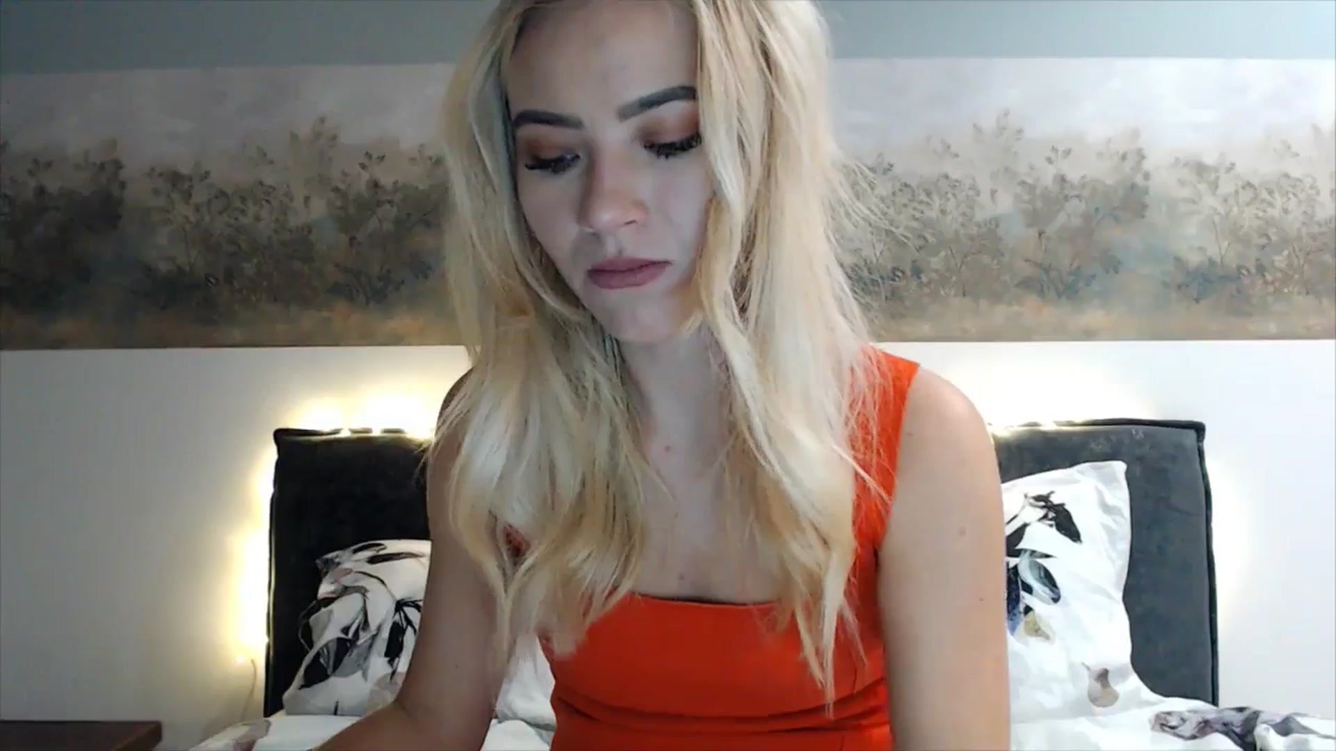 Gallery image thumbnail from fiancee's myfreecams stream on, 03/19/2025, 03:10 image 10 of 20
