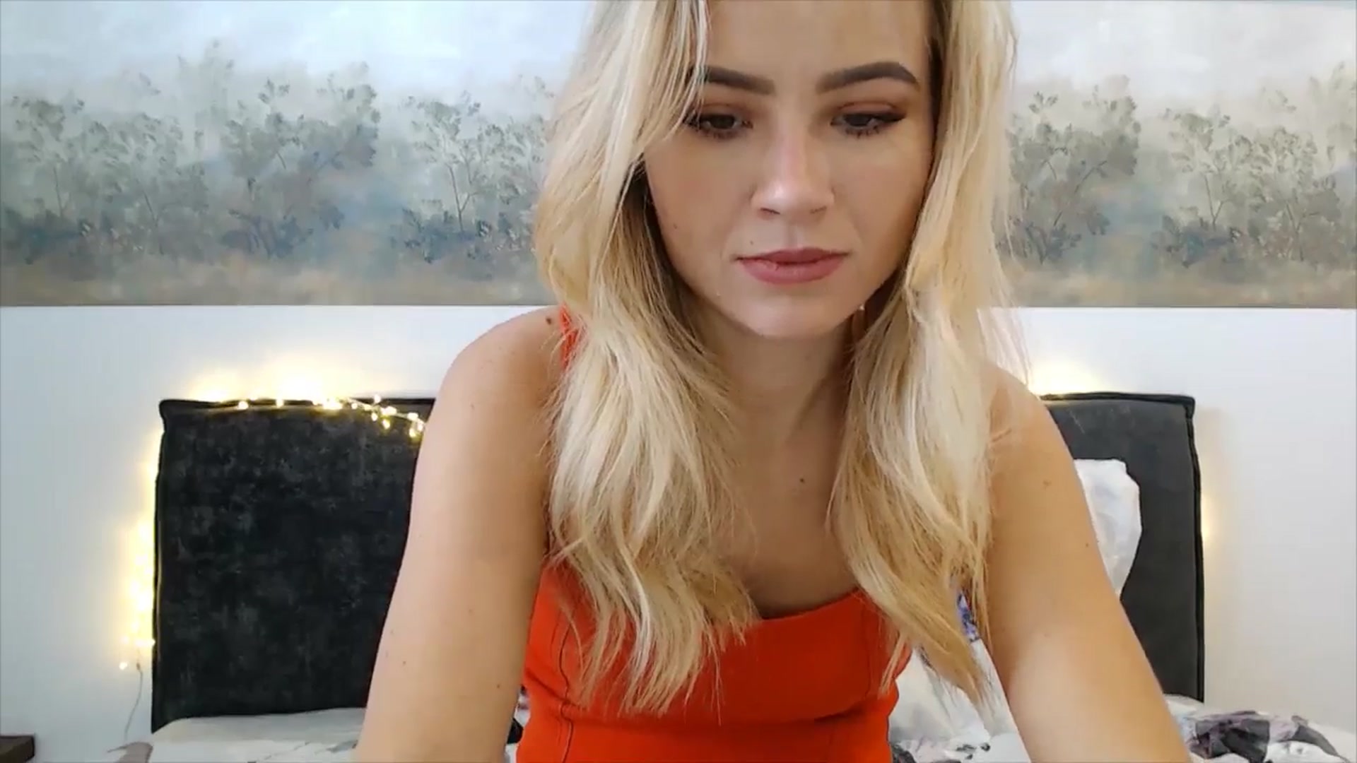 Gallery image thumbnail from fiancee's myfreecams stream on, 03/19/2025, 05:20 image 10 of 20