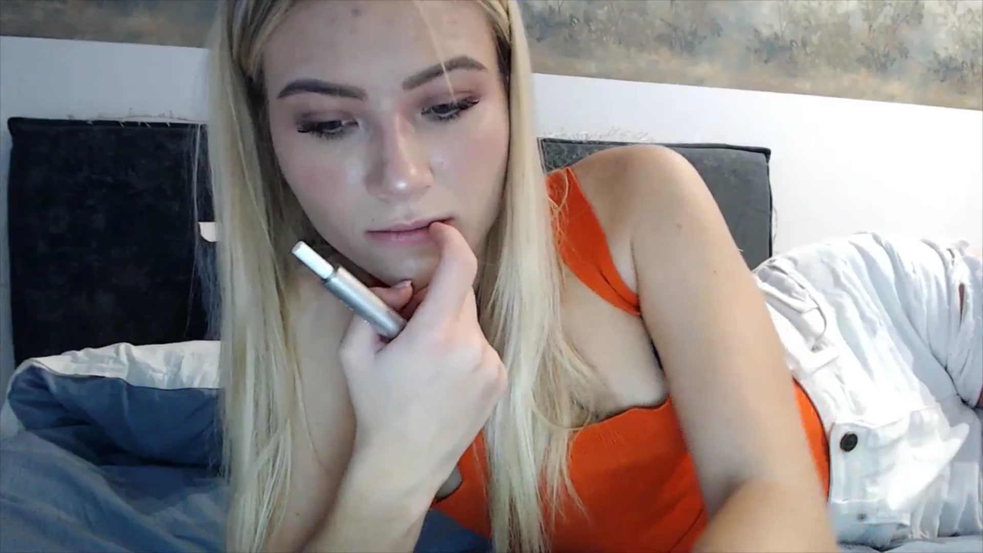 Gallery image thumbnail from fiancee's myfreecams stream on, 03/25/2025, 04:12 image 18 of 20