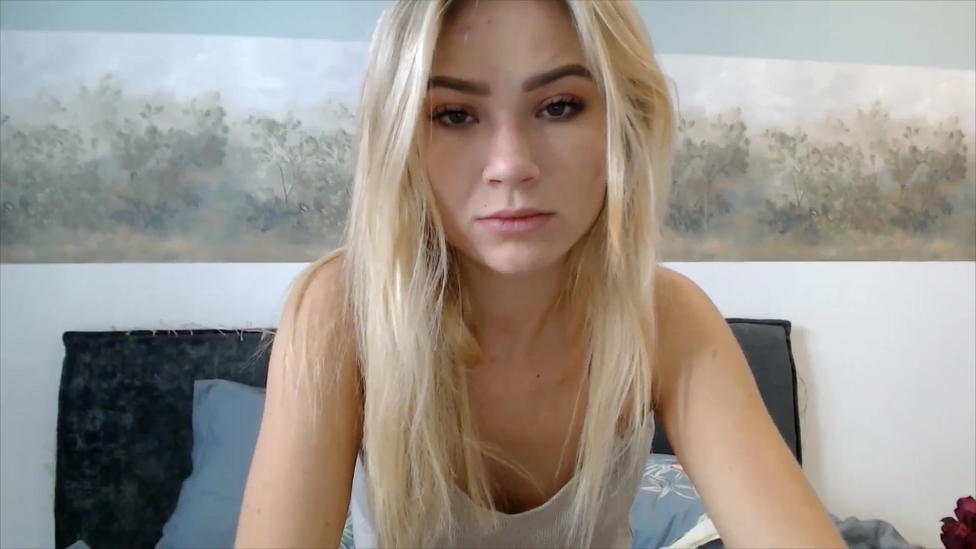 Gallery image thumbnail from fiancee's myfreecams stream on, 03/27/2025, 06:20 image 19 of 20