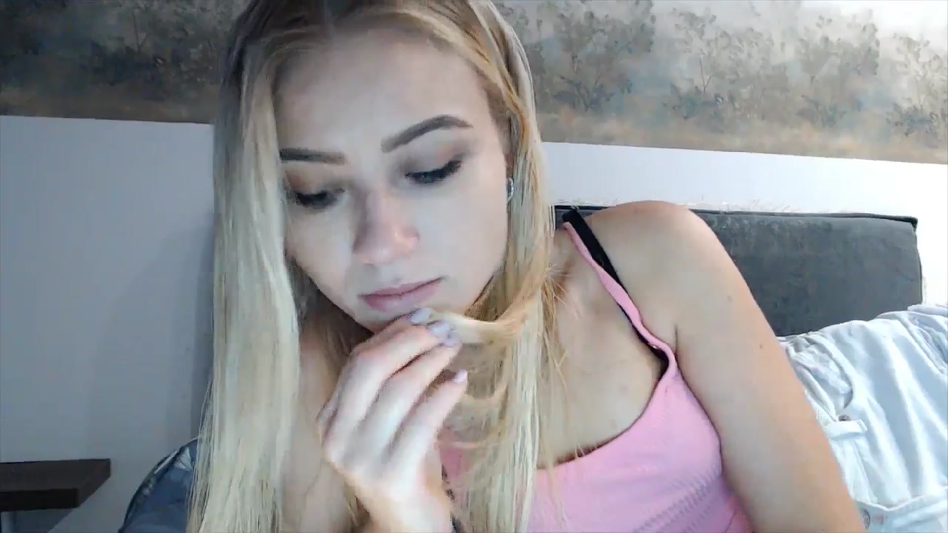 Gallery image thumbnail from fiancee's myfreecams stream on, 04/01/2025, 03:37 image 15 of 20