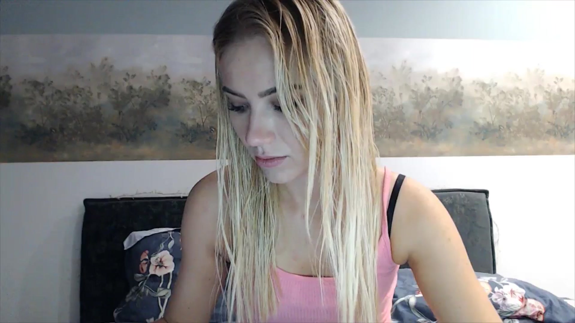 Gallery image thumbnail from fiancee's myfreecams stream on, 04/01/2025, 03:37 image 3 of 20