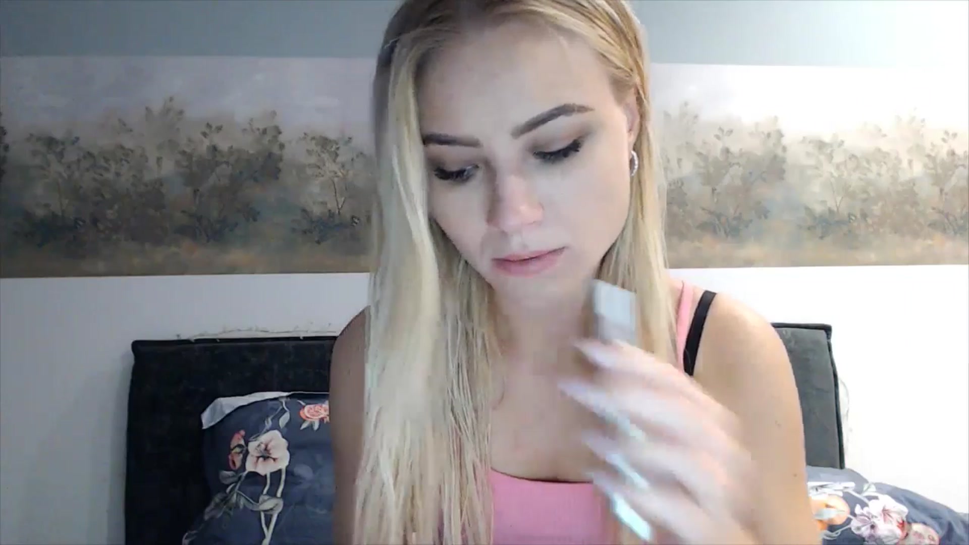 Gallery image thumbnail from fiancee's myfreecams stream on, 04/01/2025, 03:37 image 13 of 20