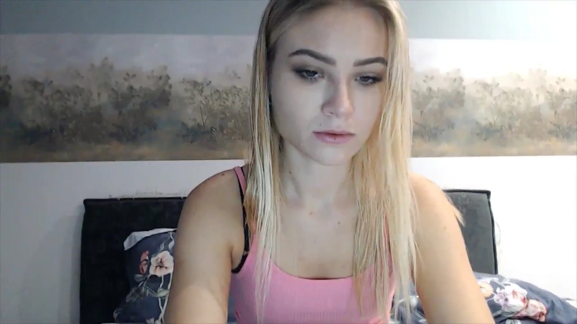 Gallery image thumbnail from fiancee's myfreecams stream on, 04/01/2025, 03:37 image 8 of 20