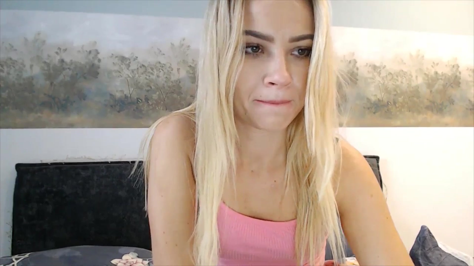 Gallery image thumbnail from fiancee's myfreecams stream on, 04/01/2025, 05:39 image 7 of 20