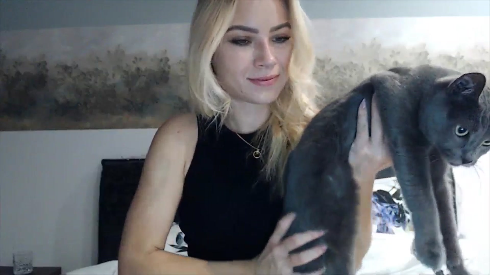 Gallery image thumbnail from fiancee's myfreecams stream on, 04/05/2025, 02:00 image 15 of 20