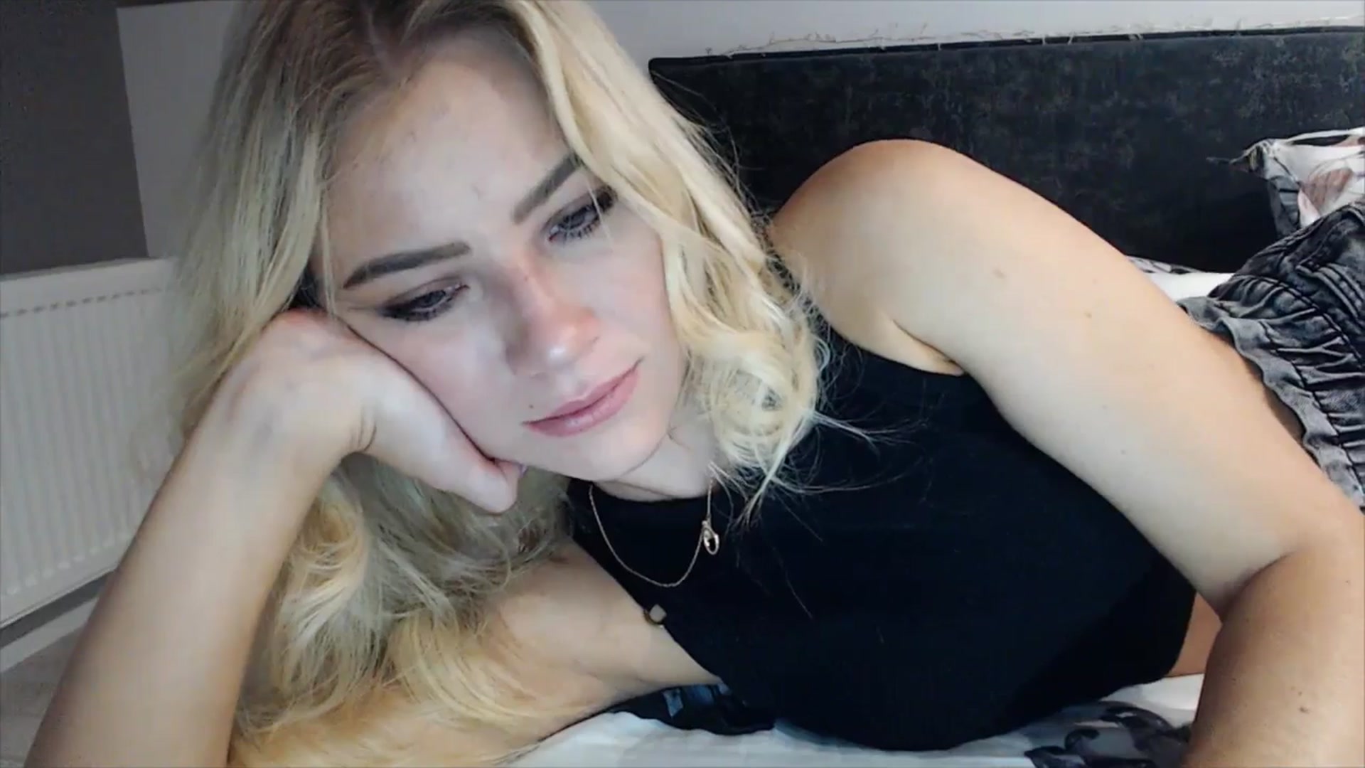 Gallery image thumbnail from fiancee's myfreecams stream on, 04/05/2025, 02:00 image 5 of 20