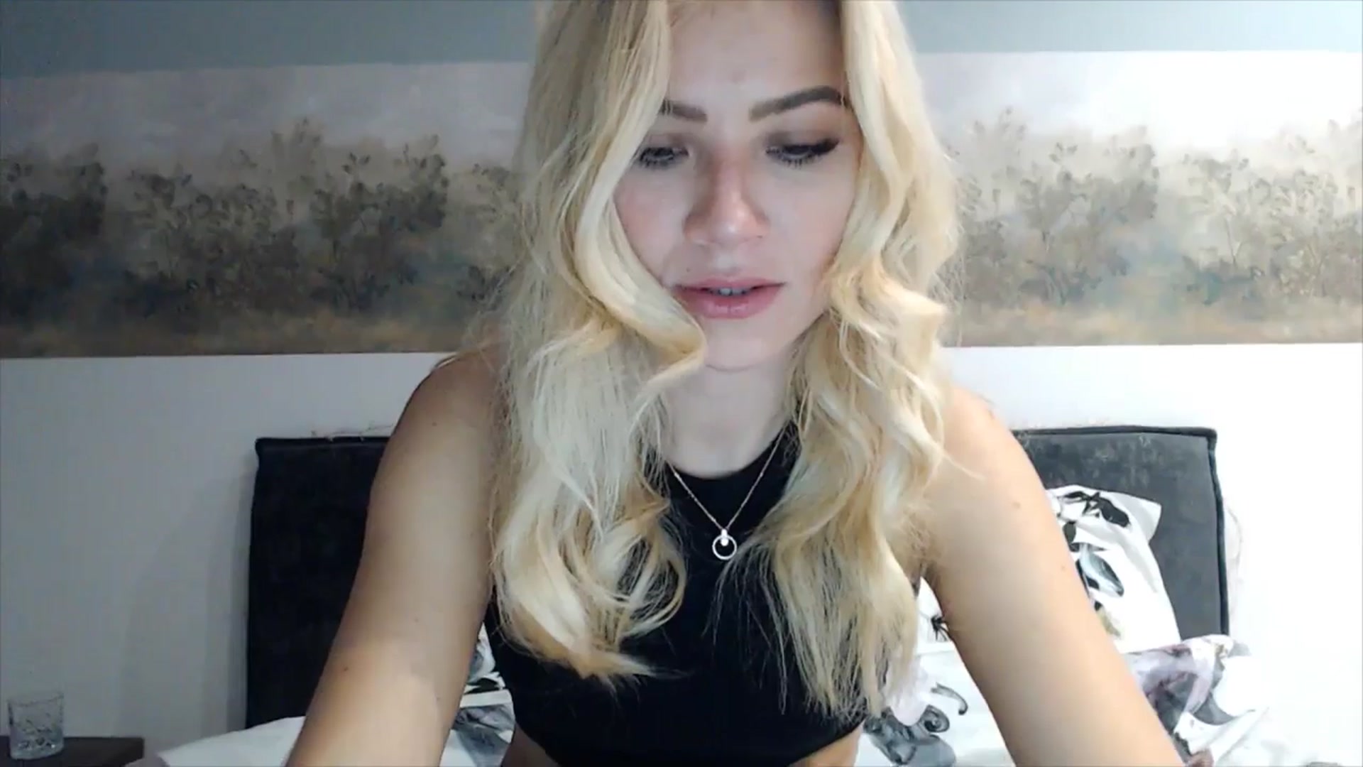 Gallery image thumbnail from fiancee's myfreecams stream on, 04/05/2025, 02:00 image 7 of 20