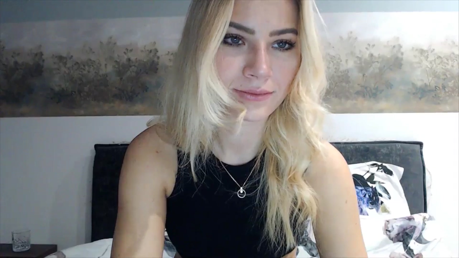 Gallery image thumbnail from fiancee's myfreecams stream on, 04/05/2025, 02:00 image 20 of 20