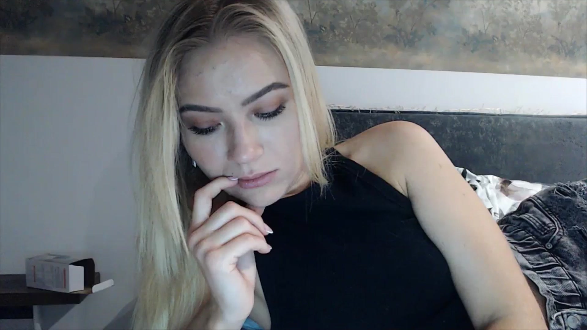 Gallery image thumbnail from fiancee's myfreecams stream on, 04/08/2025, 02:42 image 14 of 20