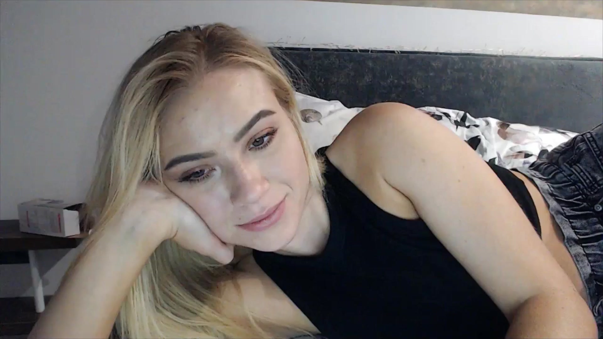 Gallery image thumbnail from fiancee's myfreecams stream on, 04/08/2025, 02:42 image 20 of 20
