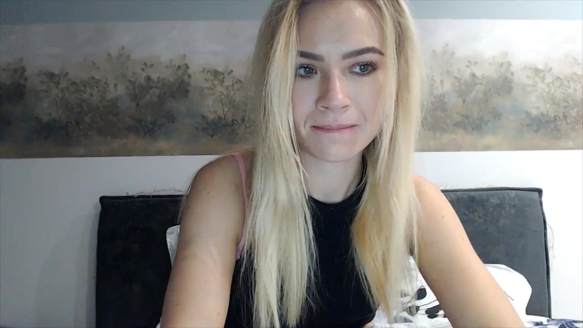 Gallery image thumbnail from fiancee's myfreecams stream on, 04/08/2025, 02:42 image 8 of 20