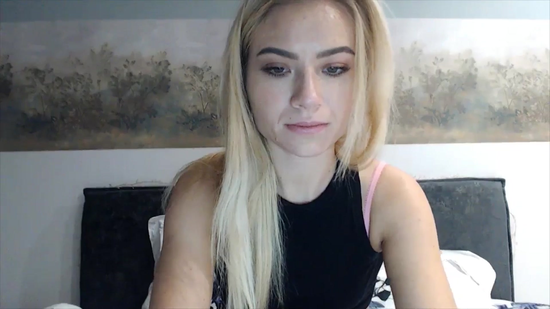 Gallery image thumbnail from fiancee's myfreecams stream on, 04/08/2025, 02:42 image 9 of 20