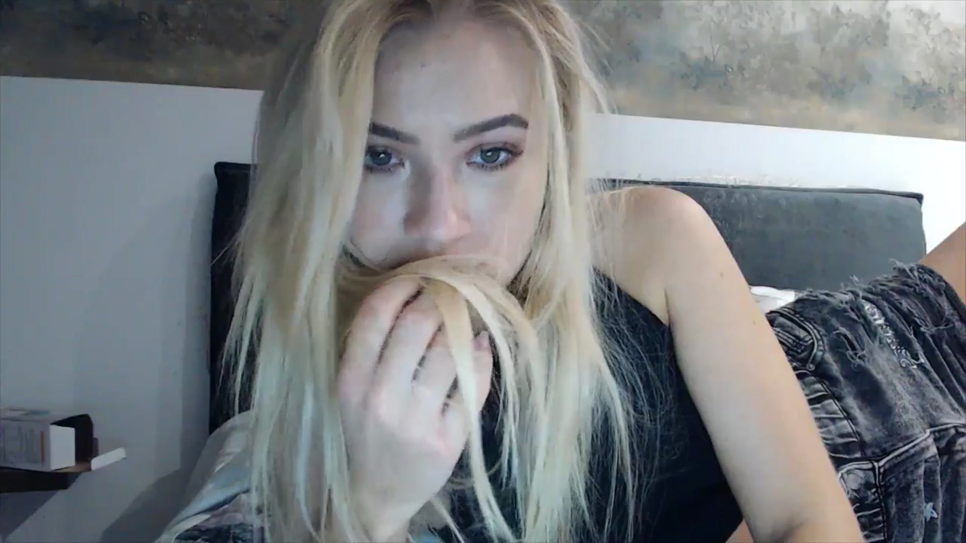 Gallery image thumbnail from fiancee's myfreecams stream on, 04/08/2025, 02:42 image 17 of 20