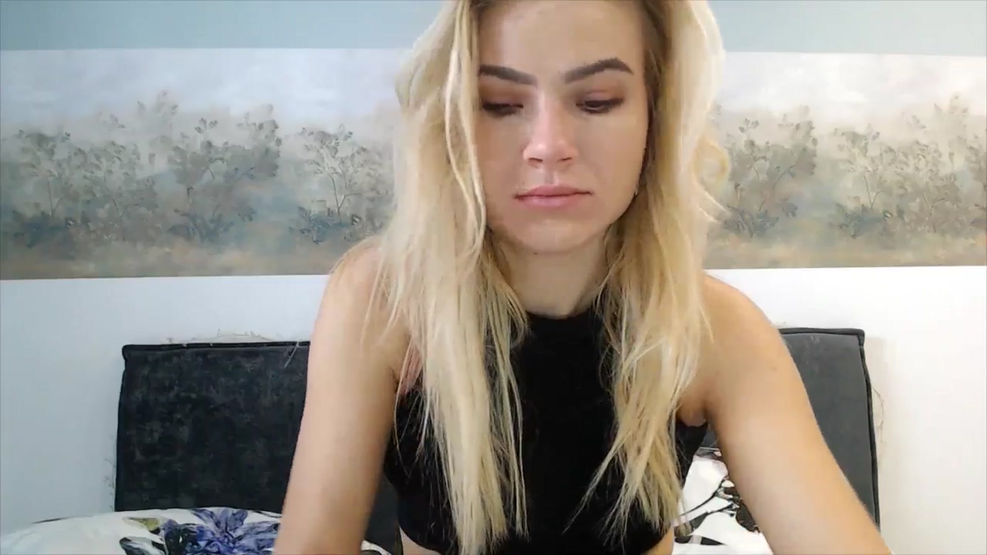 Gallery image thumbnail from fiancee's myfreecams stream on, 04/08/2025, 05:36 image 2 of 20