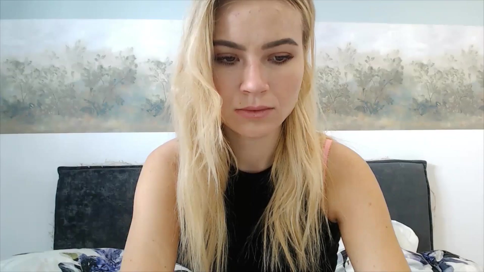 Gallery image thumbnail from fiancee's myfreecams stream on, 04/08/2025, 05:36 image 12 of 20