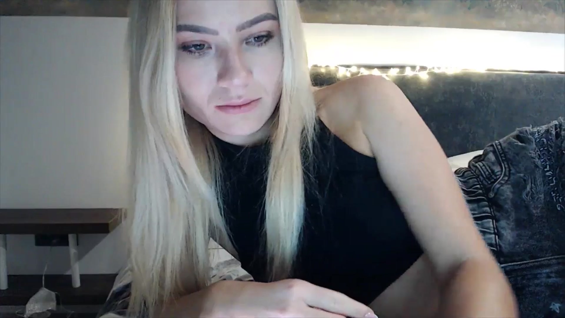 Gallery image thumbnail from fiancee's myfreecams stream on, 04/10/2025, 01:35 image 7 of 20