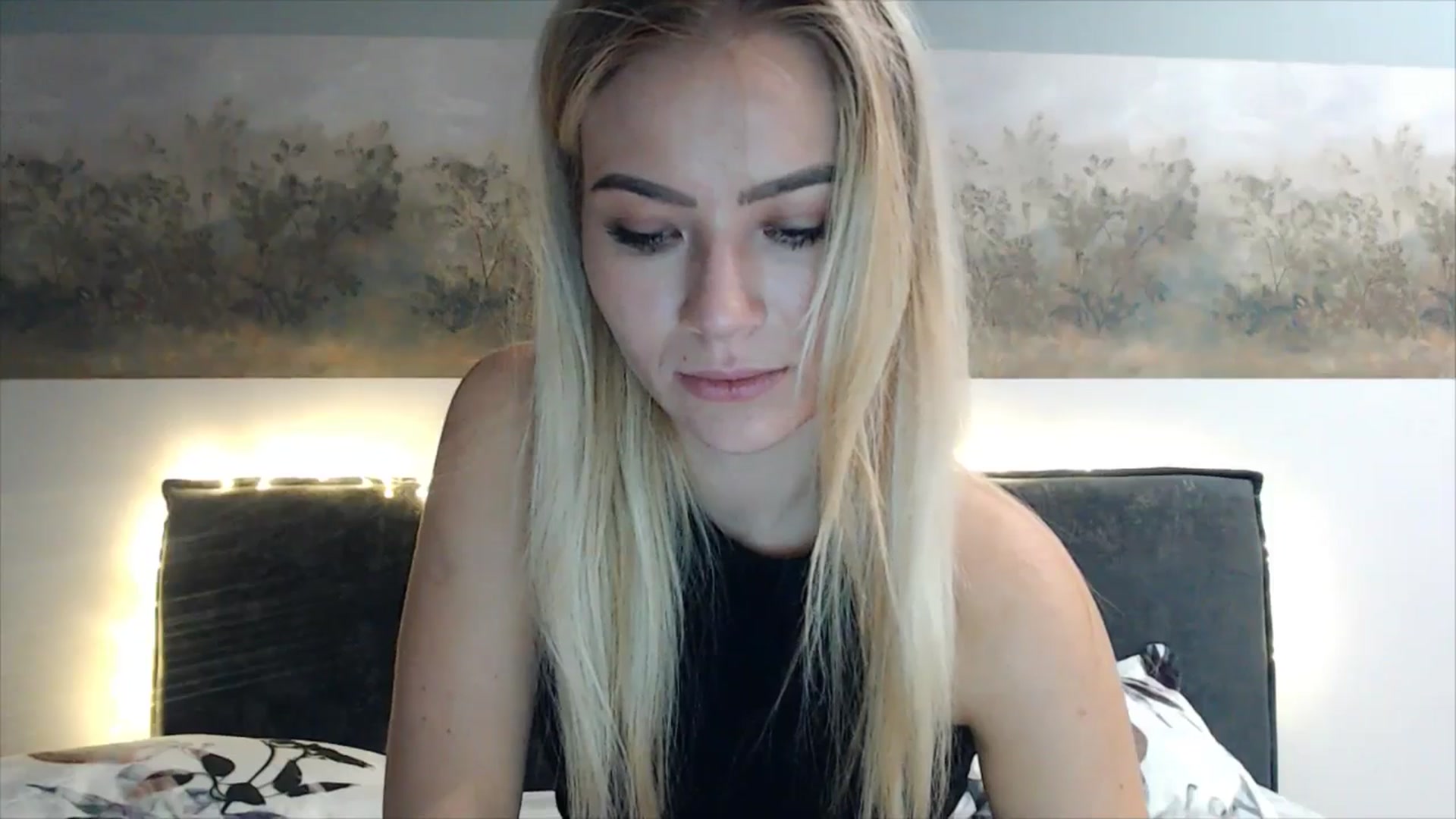Gallery image thumbnail from fiancee's myfreecams stream on, 04/10/2025, 02:35 image 14 of 20
