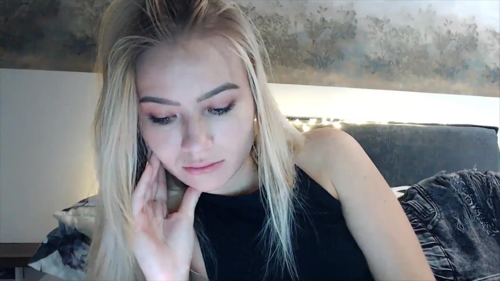 Gallery image thumbnail from fiancee's myfreecams stream on, 04/10/2025, 02:35 image 19 of 20